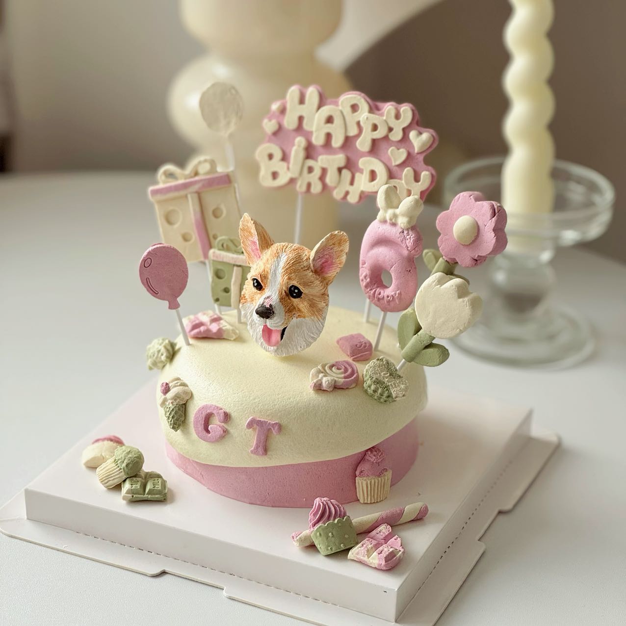 Pet cheese topped cake